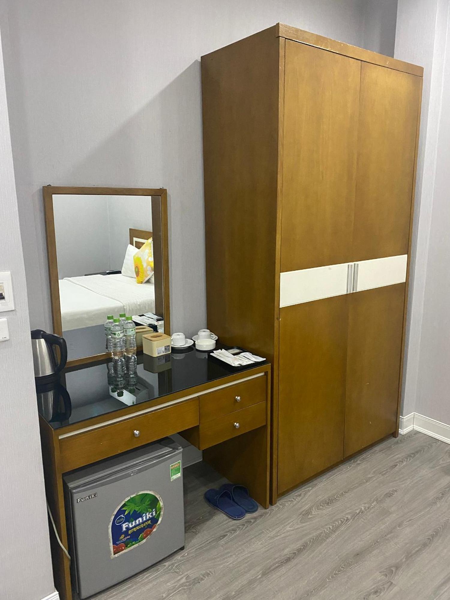 Khach San Huong Duong Hotell Hanoi Eksteriør bilde